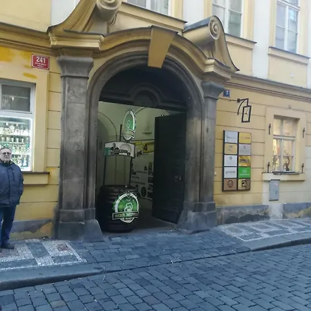 Charles Bridge, Old Town3 Min Walk Private B *