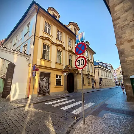 Charles Bridge, Old Town3 Min Walk Private B Habitación en casa particular Praga